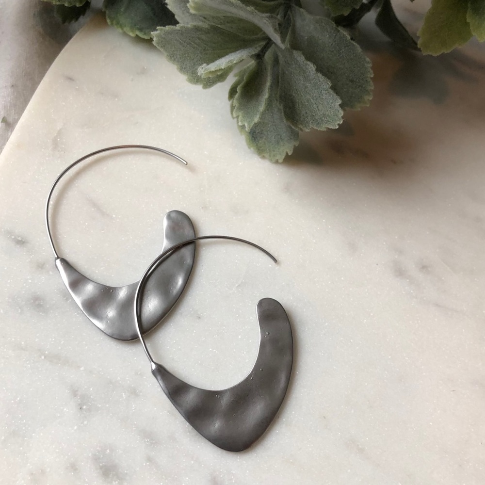 The Willa - Hammered Vintage Crescent Hoops - Picture 3 of 3